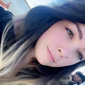 Meet your Posher, Mirina